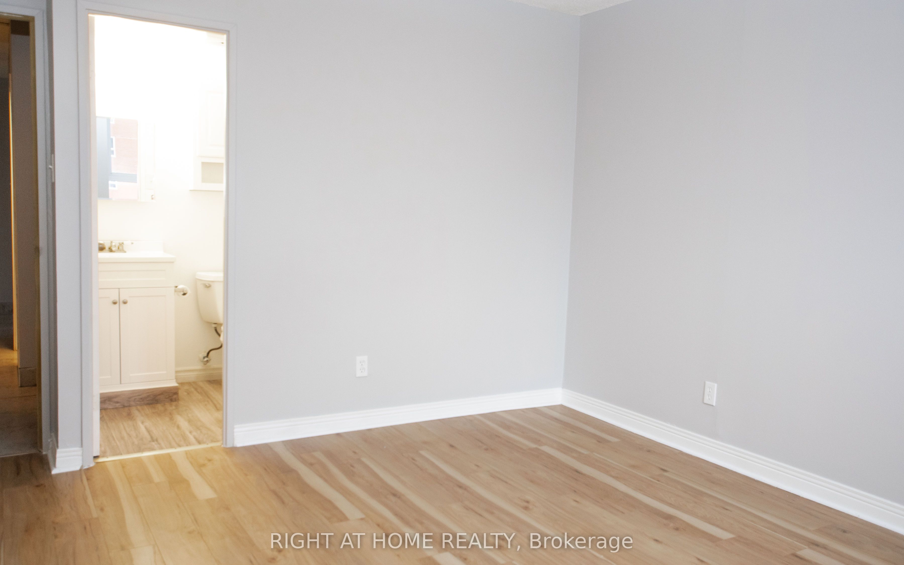 #704 - 2020 Jasmine Crescent Property Photo 16