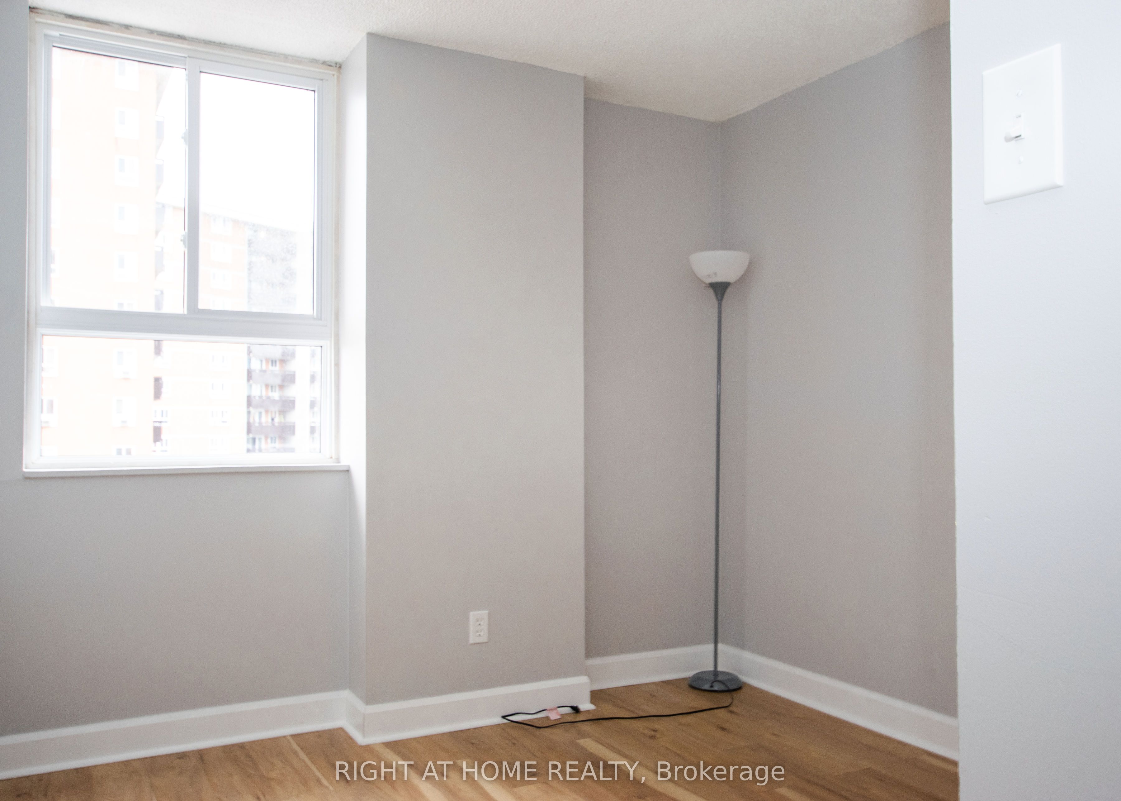 #704 - 2020 Jasmine Crescent Property Photo 17