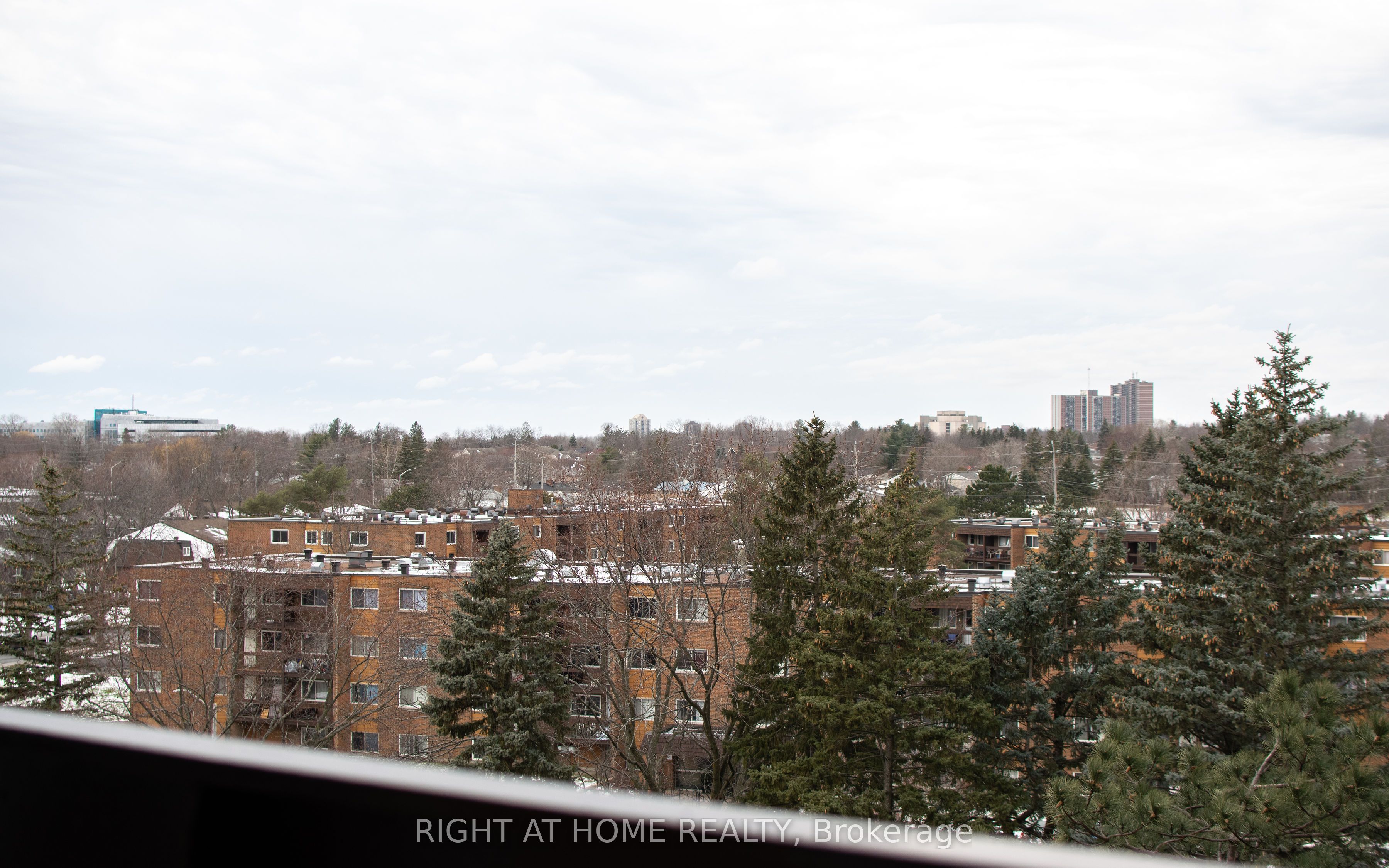 #704 - 2020 Jasmine Crescent Property Photo 23