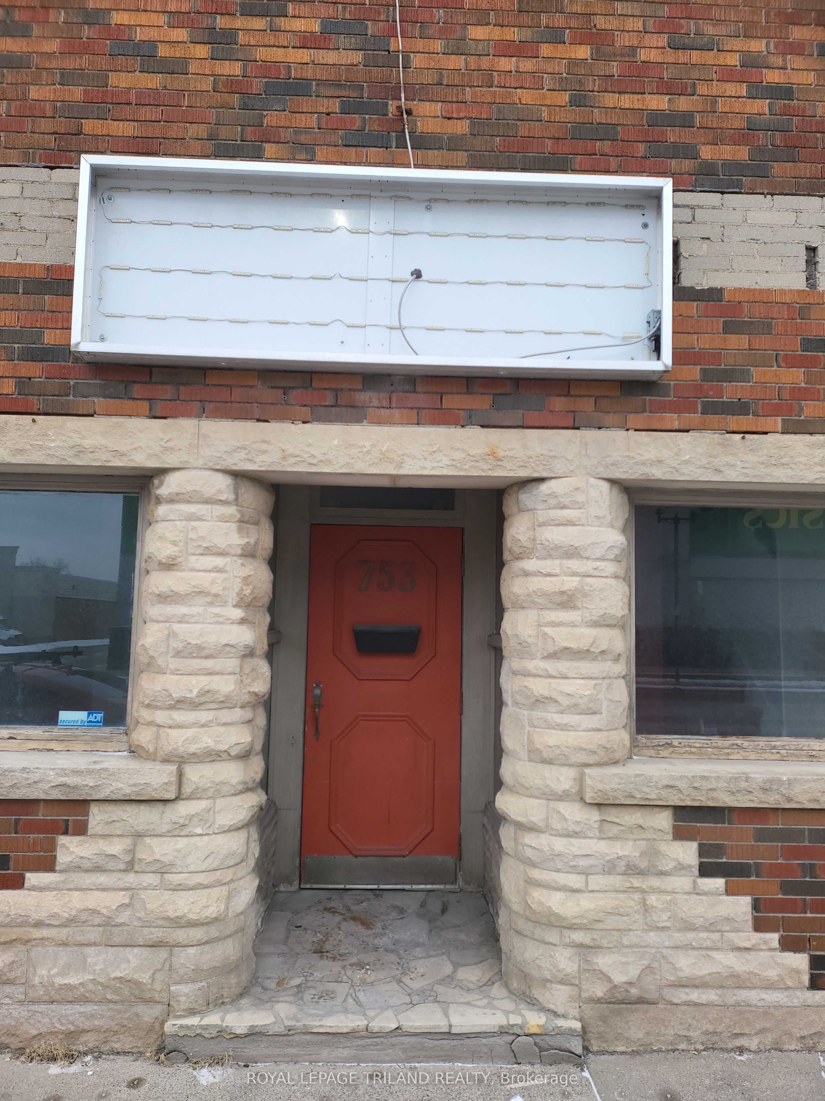 753 Talbot Street Property Photo 2