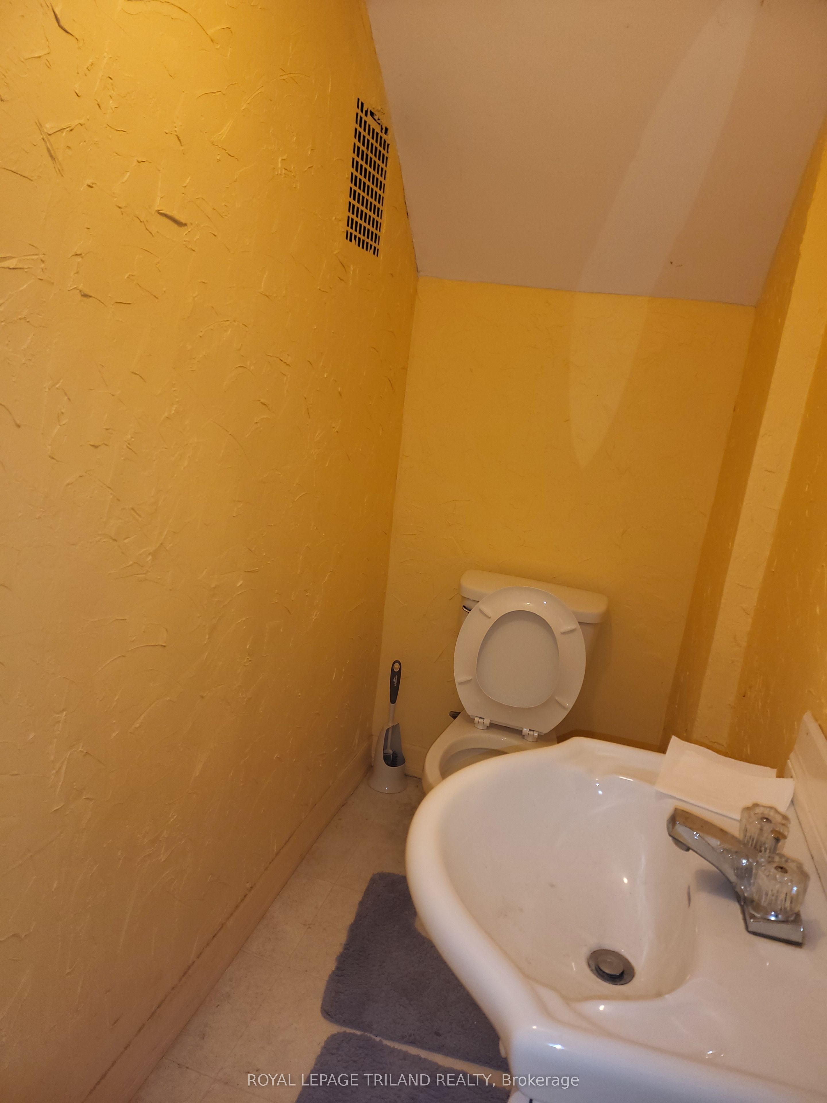 753 Talbot Street Property Photo 10