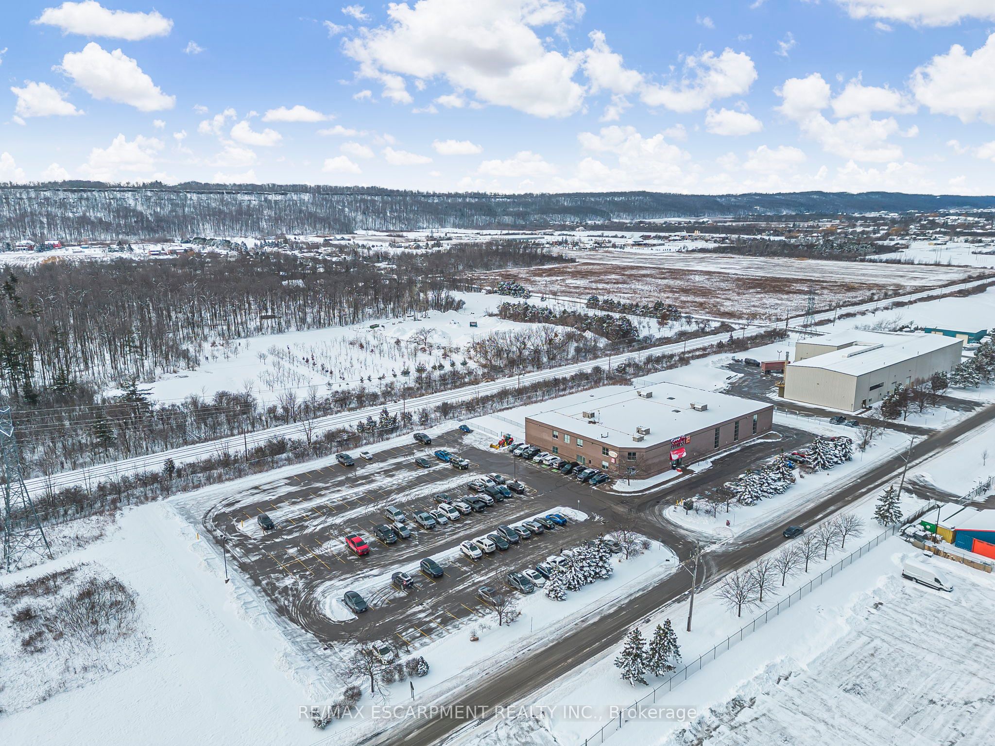 9 Industrial Drive Property Photo 4