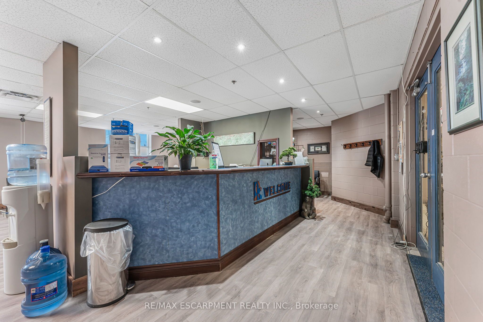 9 Industrial Drive Property Photo 5