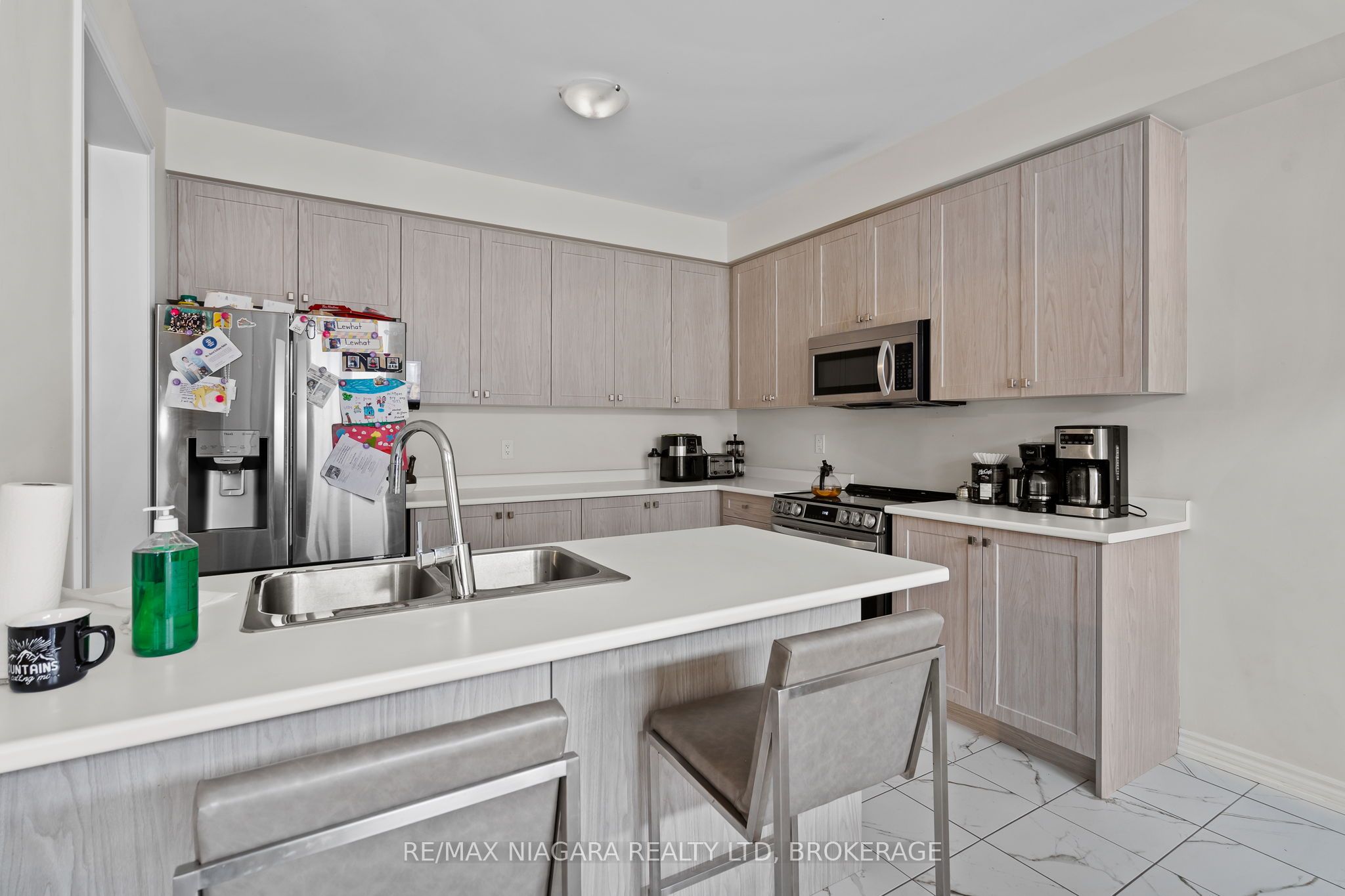 415 Barker Parkway Property Photo 2