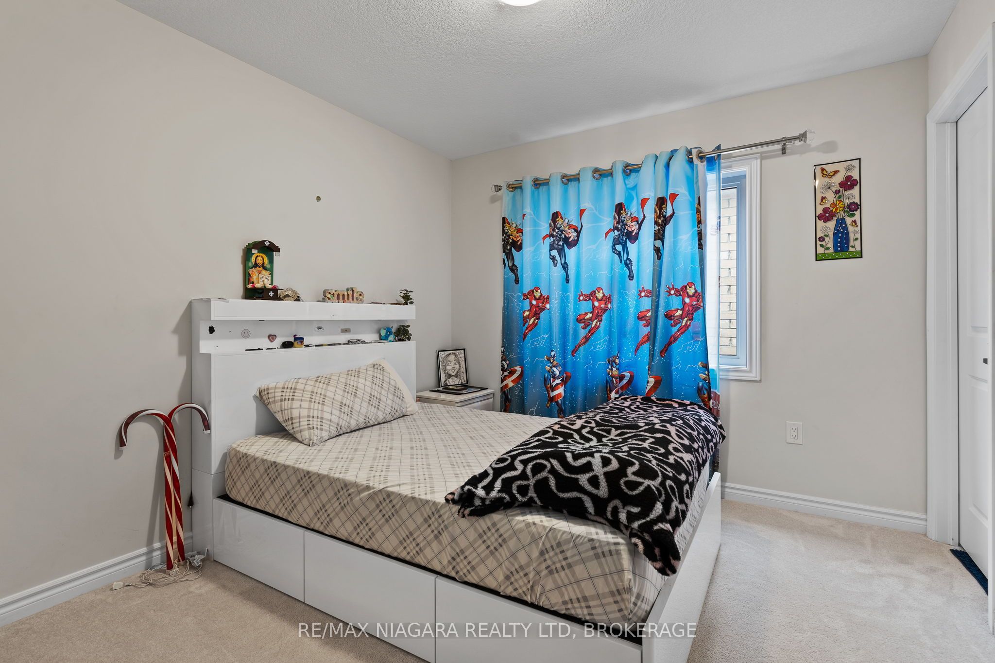 415 Barker Parkway Property Photo 9