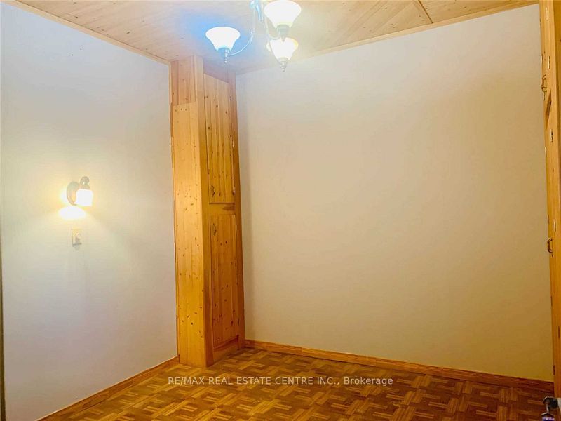 273 Rosslyn Avenue N 1 Property Photo 7