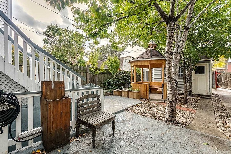 273 Rosslyn Avenue N 1 Property Photo 12