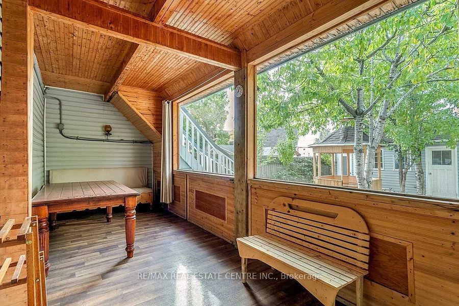 273 Rosslyn Avenue N 1 Property Photo 13