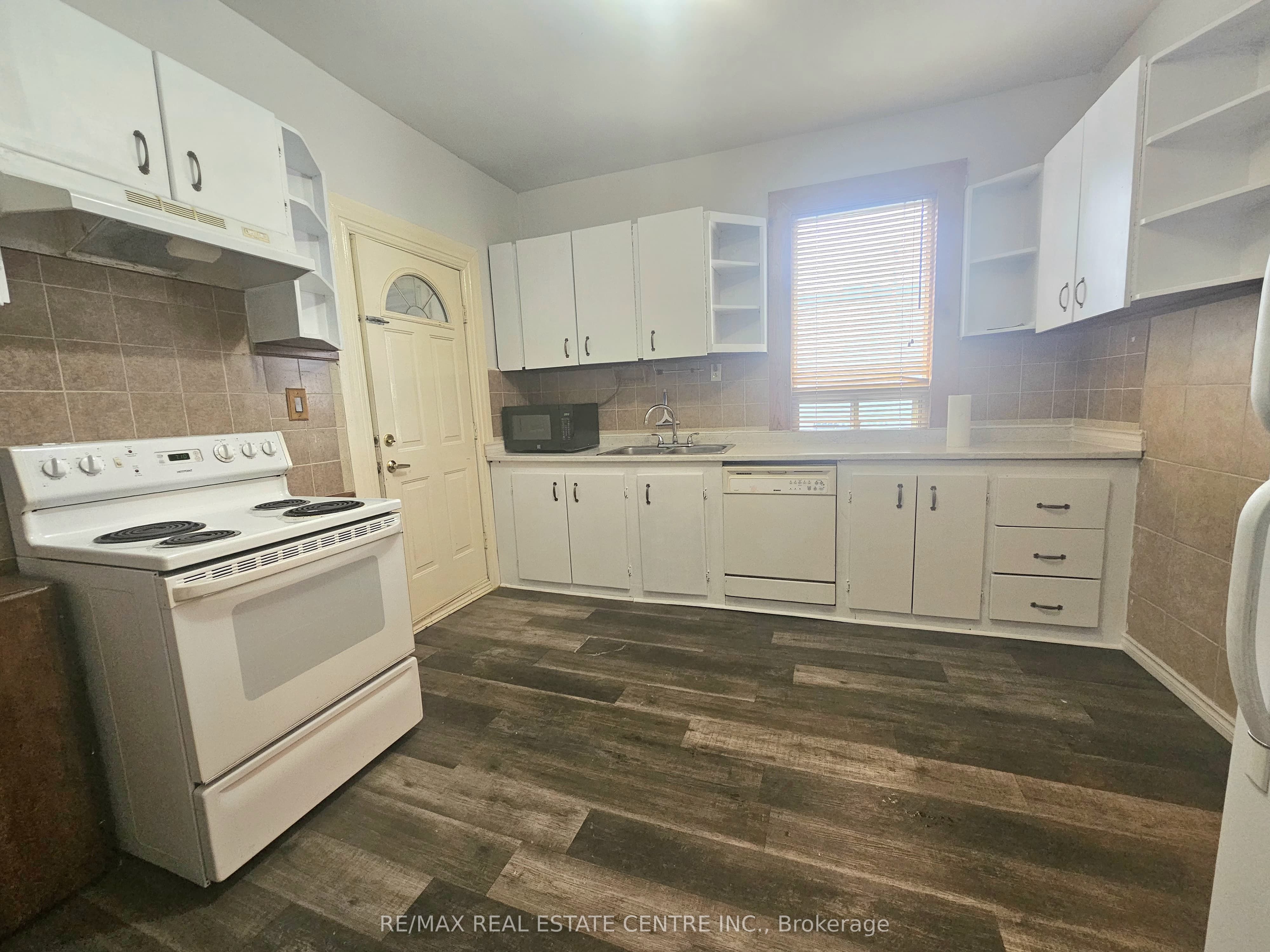 273 Rosslyn Avenue N 1 Property Photo 15