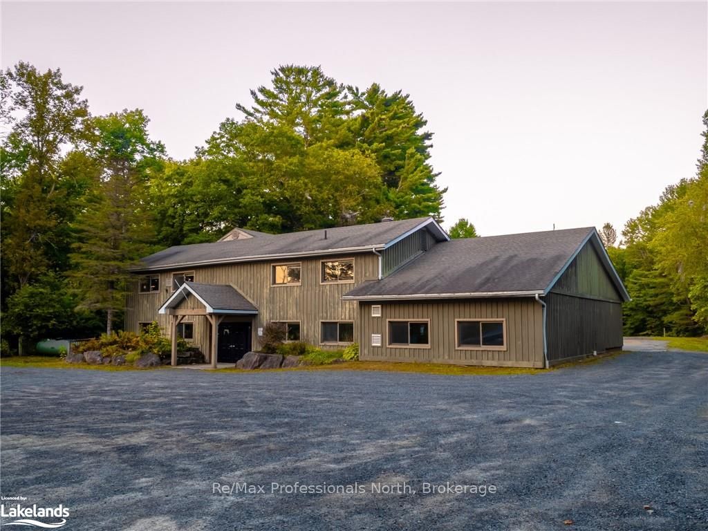 2483 Old Muskoka Road Property Photo 2