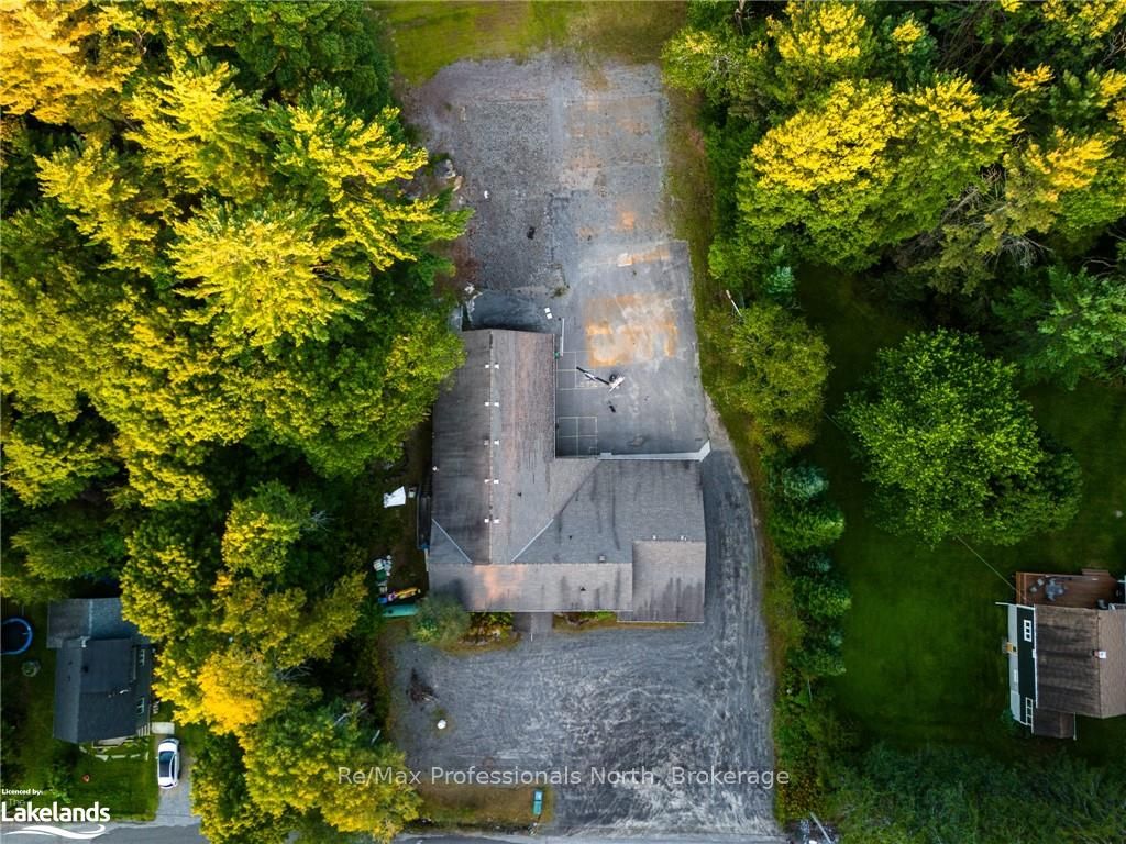 2483 Old Muskoka Road Property Photo 3