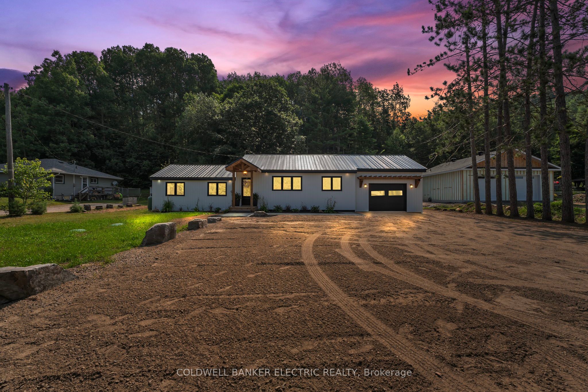 29580 Highway 62 Property Photo