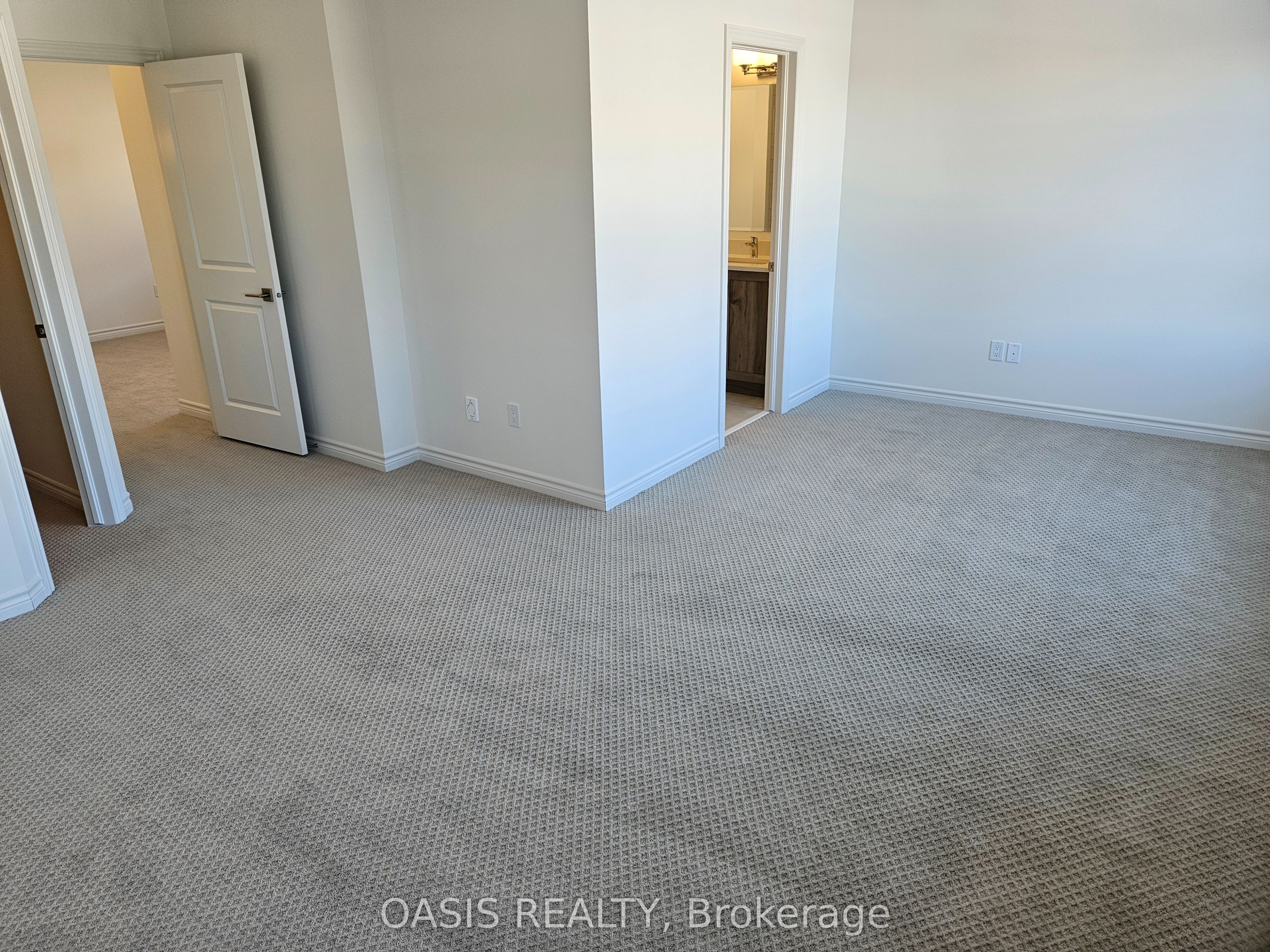 557 Sonmarg Crescent Property Photo 12