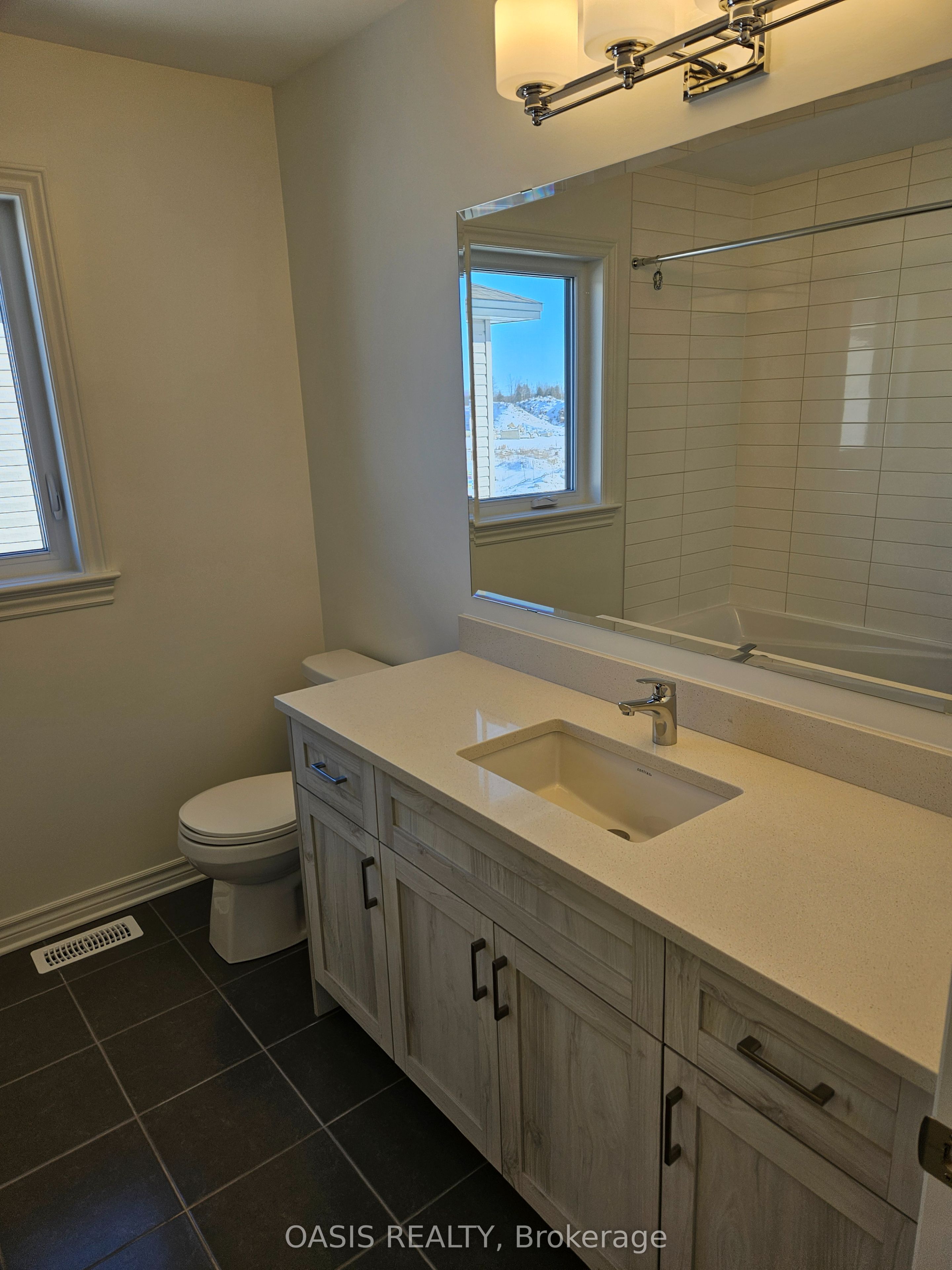 557 Sonmarg Crescent Property Photo 14