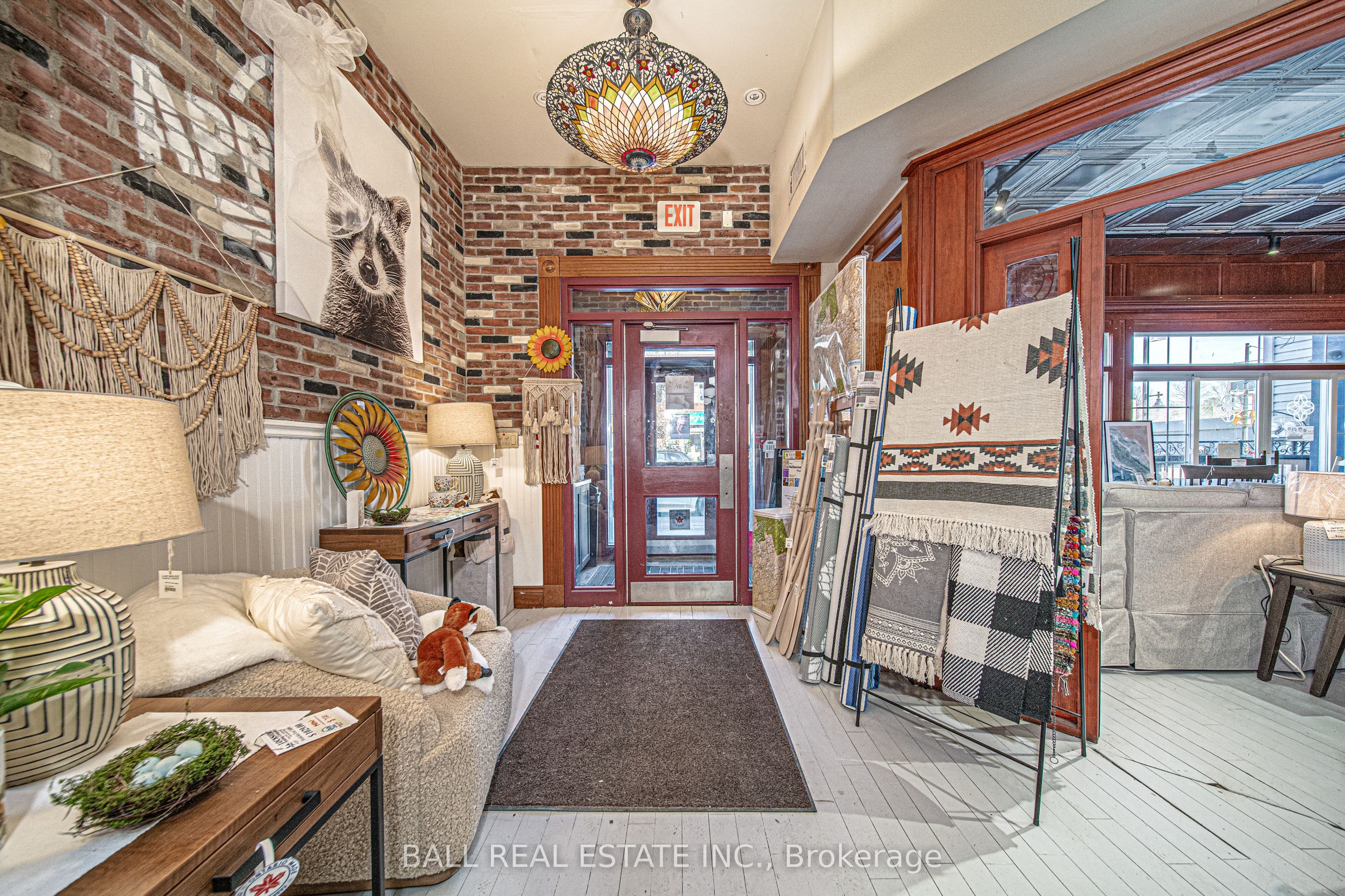 212 Highland Street Property Photo 5