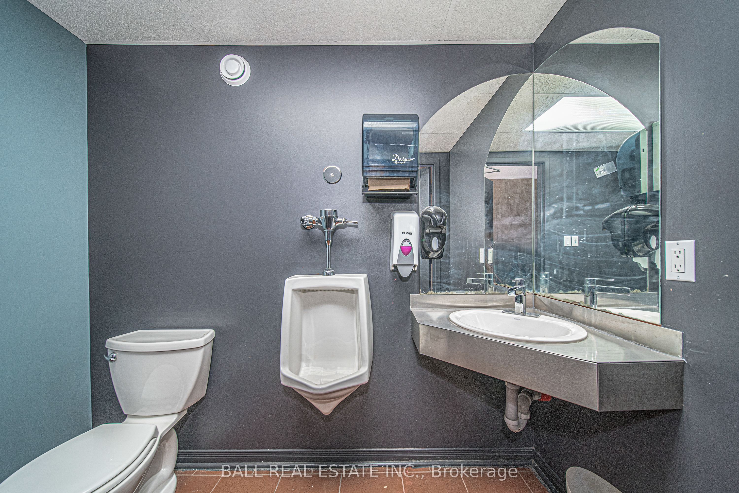 212 Highland Street Property Photo 24
