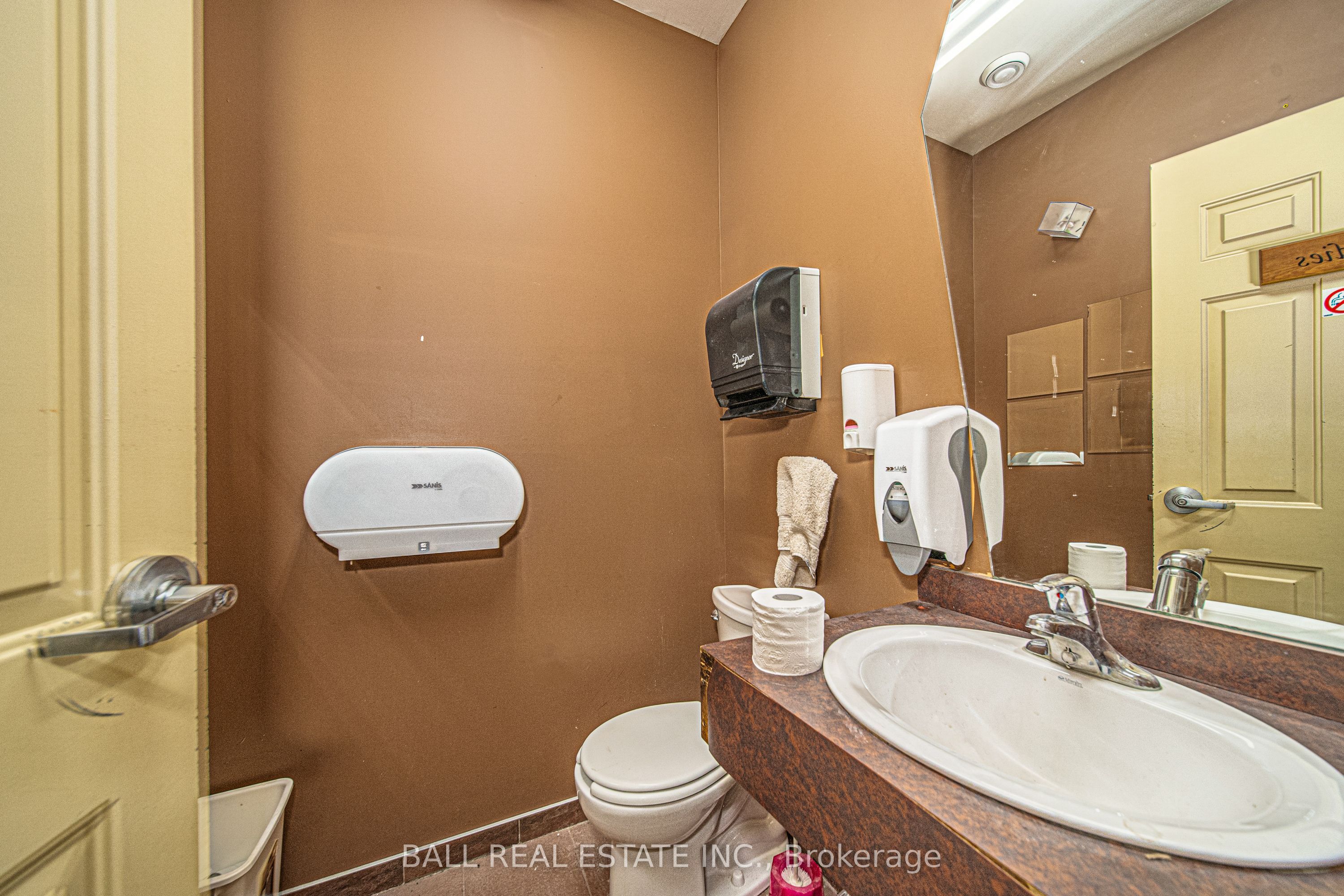 212 Highland Street Property Photo 27