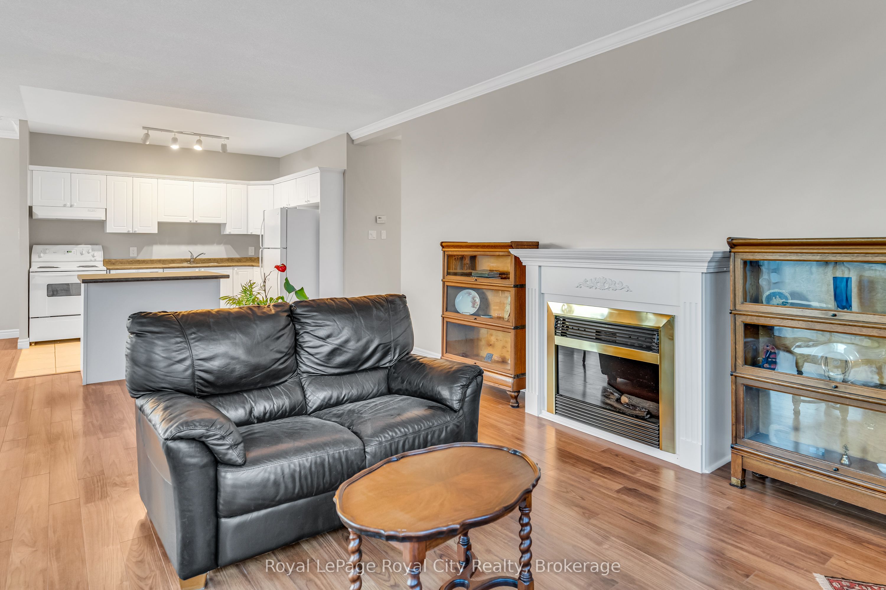 #311 - 60 Wyndham Street Property Photo 13