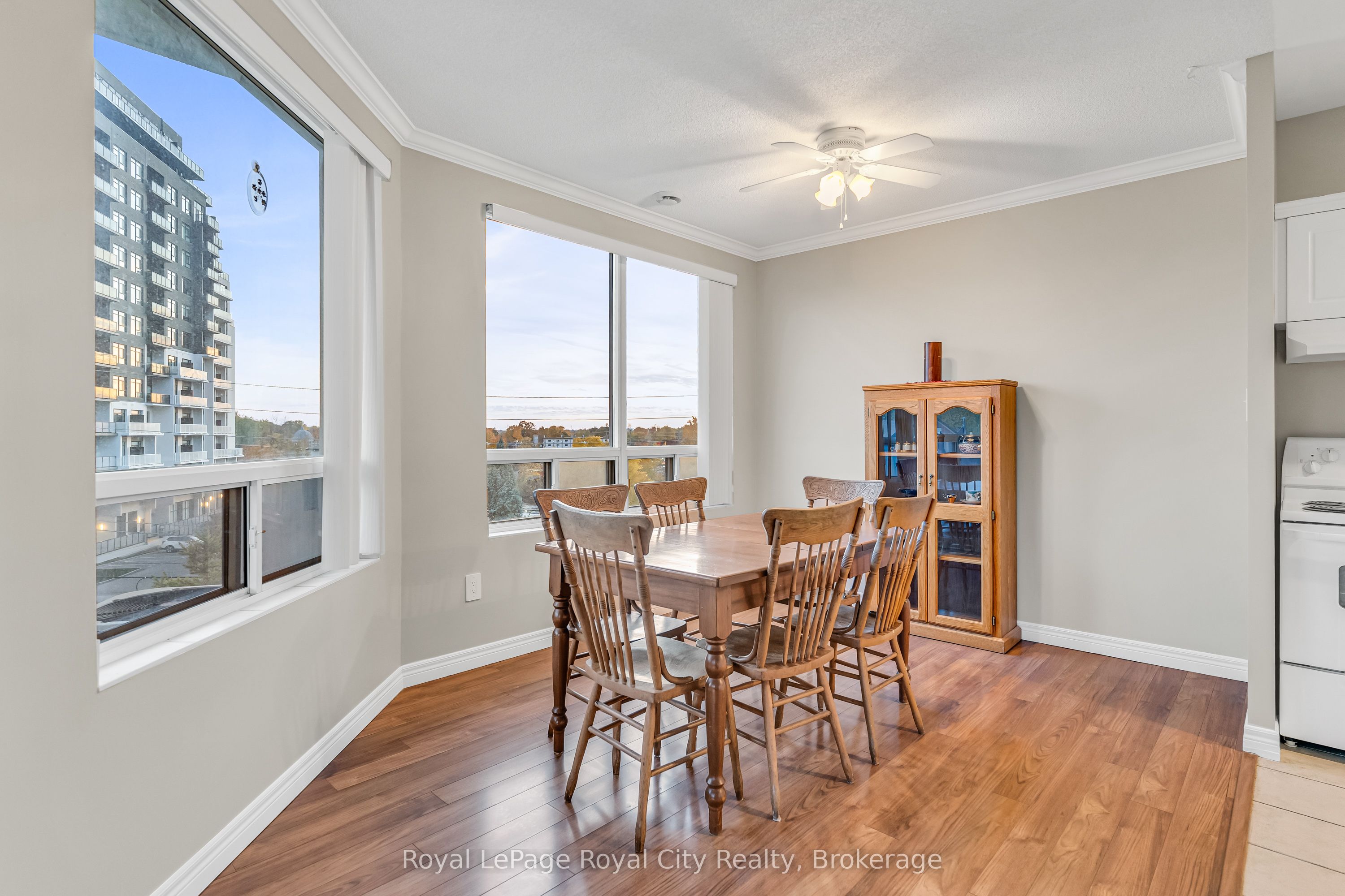 #311 - 60 Wyndham Street Property Photo 14
