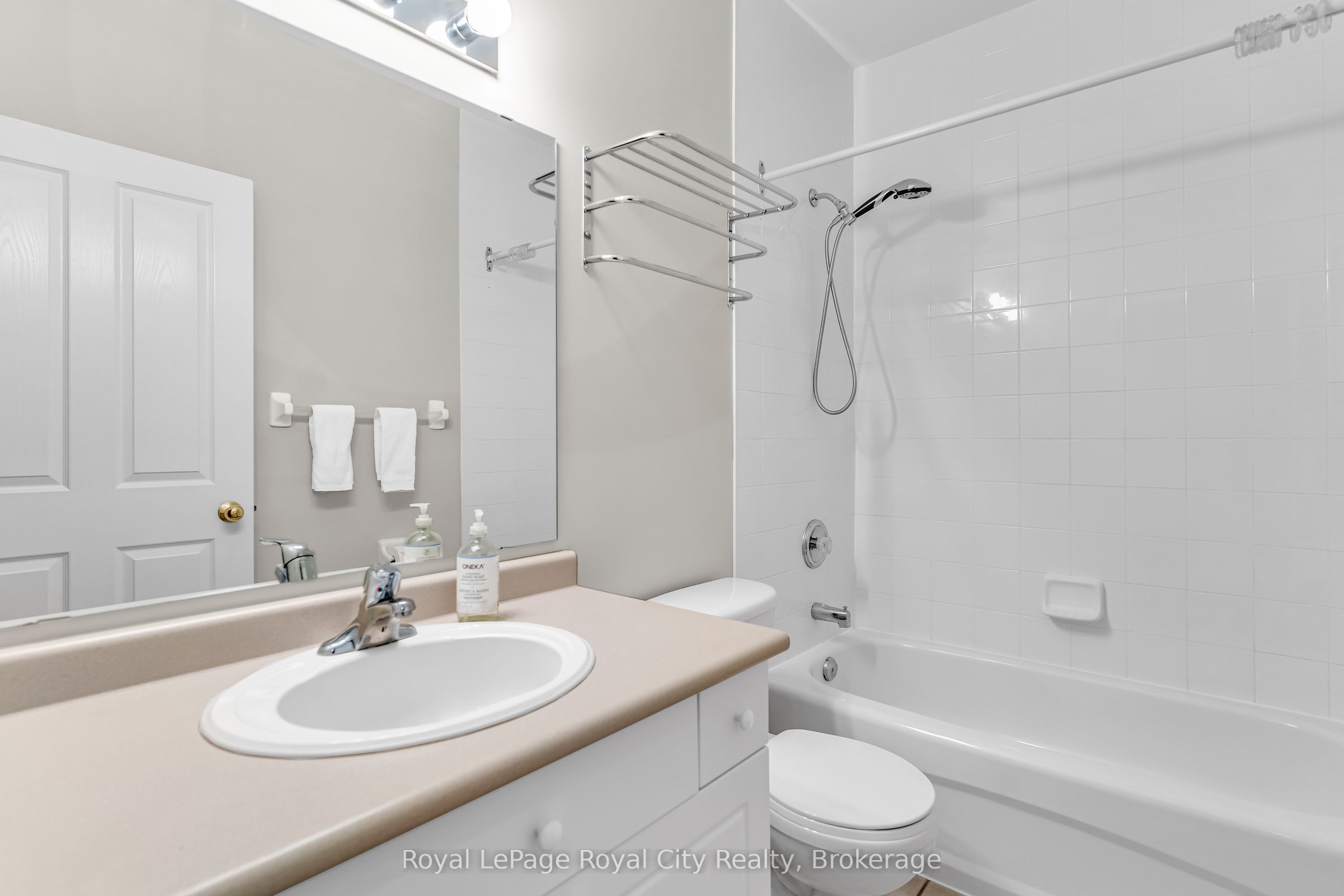 #311 - 60 Wyndham Street Property Photo 18