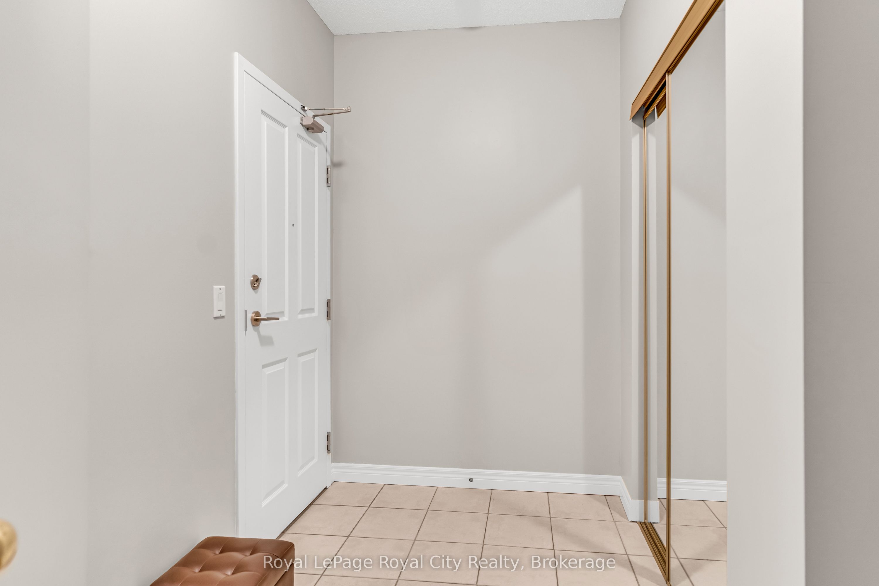 #311 - 60 Wyndham Street Property Photo 26