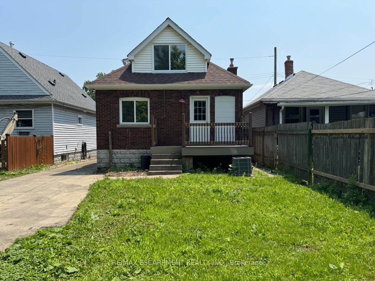 149 Weir St N Property Photo 37