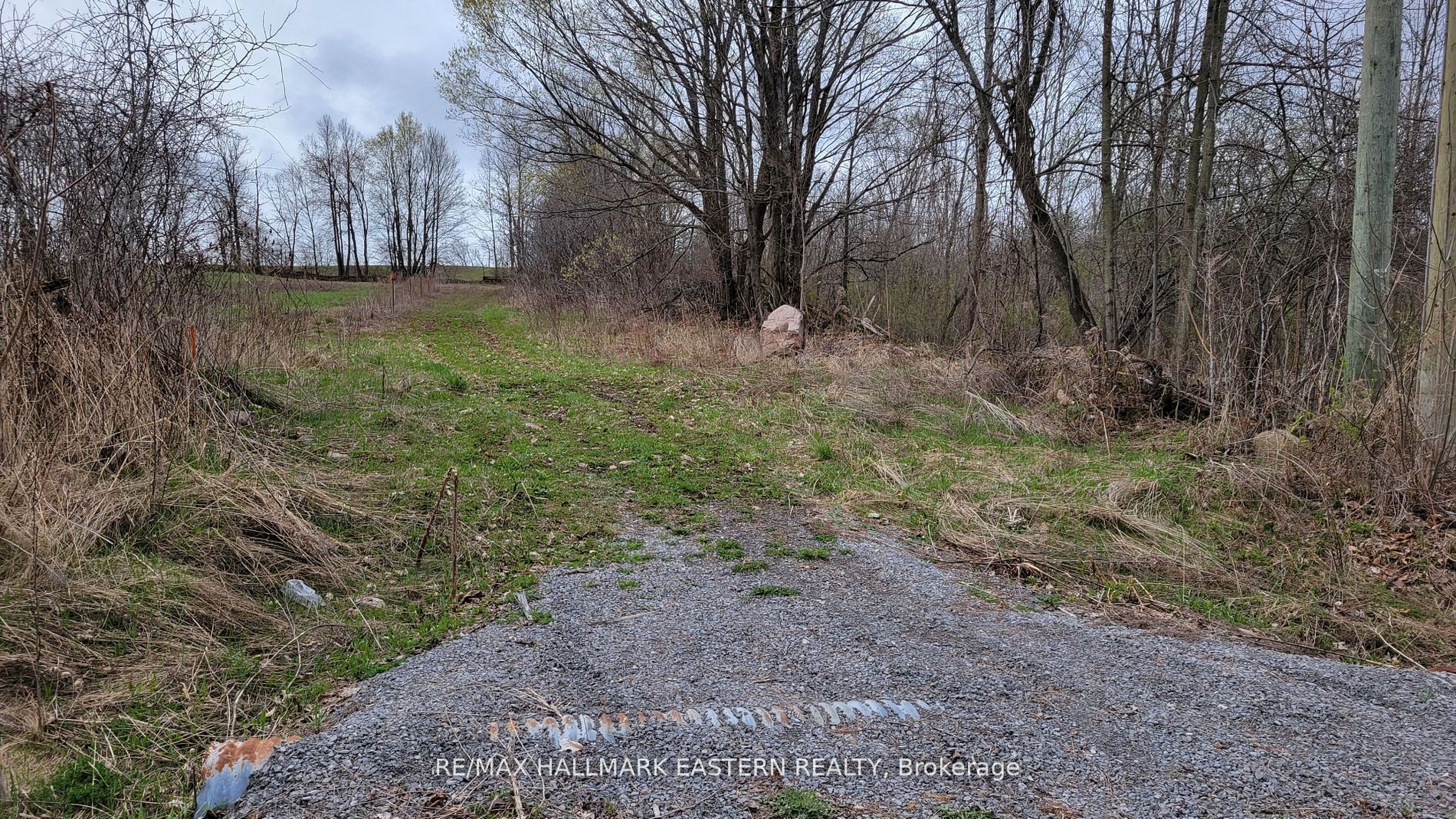 1737 Thirteenth Line Property Photo 9