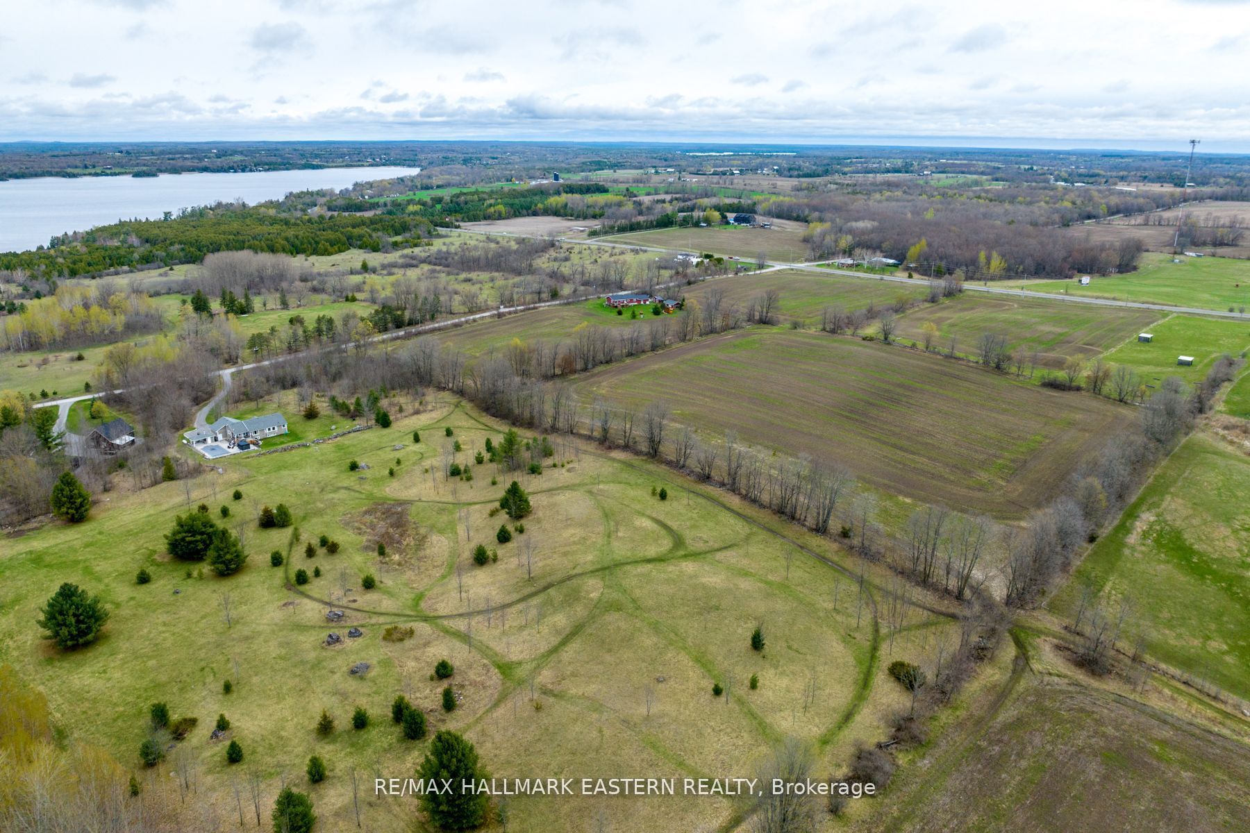 1737 Thirteenth Line Property Photo 30
