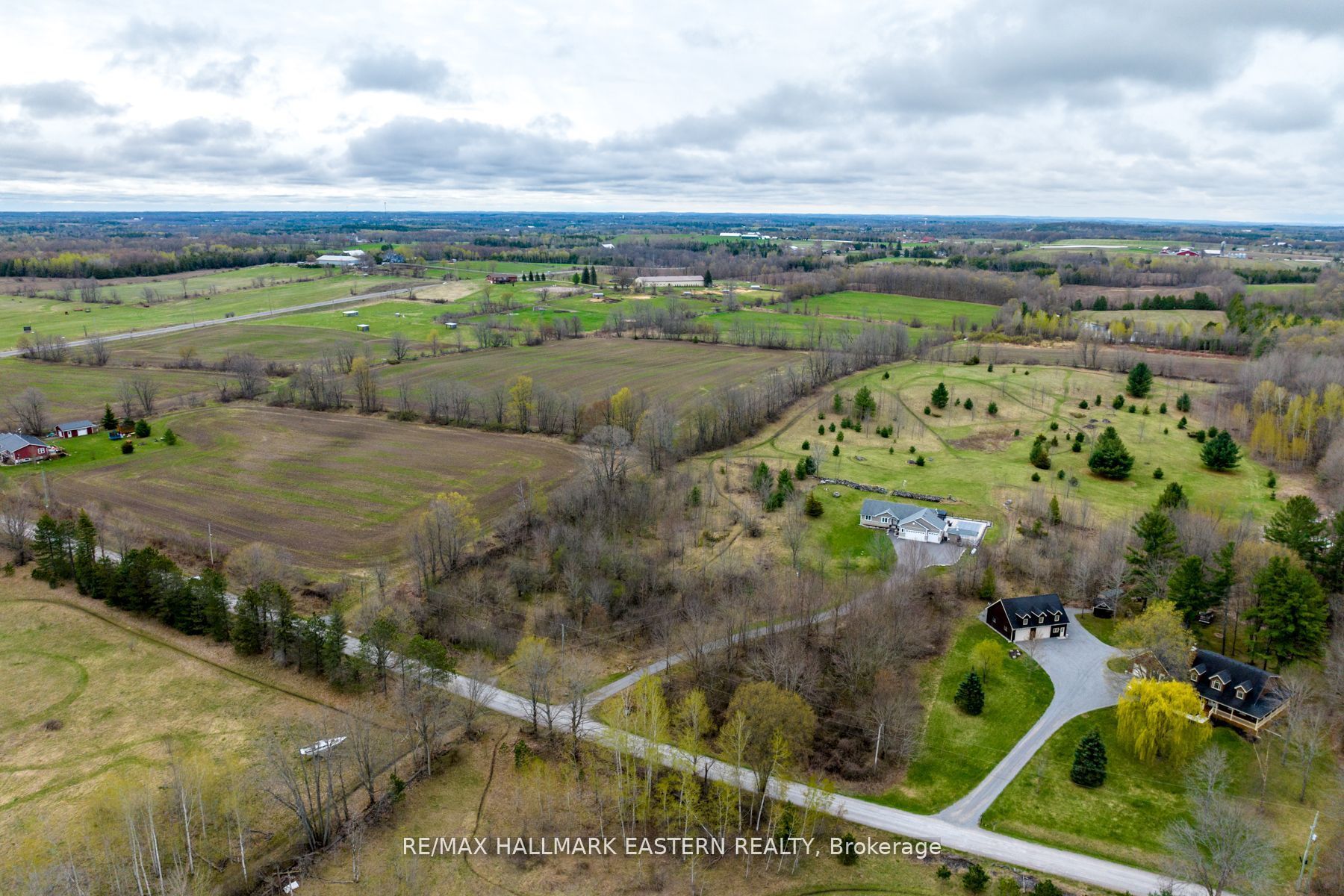 1737 Thirteenth Line Property Photo 31