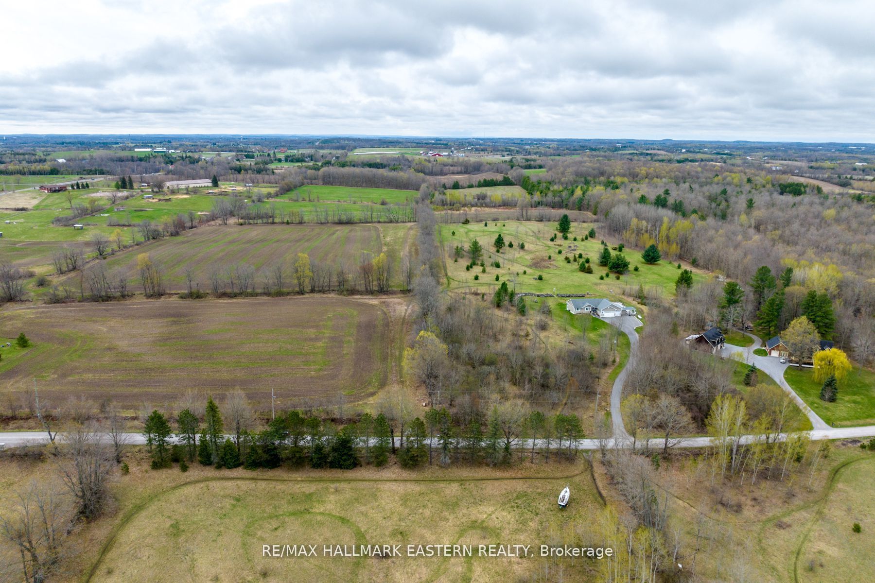 1737 Thirteenth Line Property Photo 32