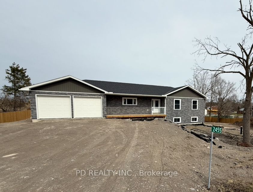 2455 Queen Mary Street Property Photo