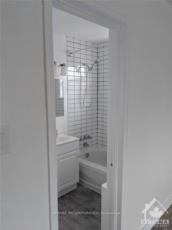 382 Brant Street Property Photo 13
