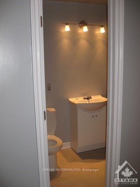 382 Brant Street Property Photo 16