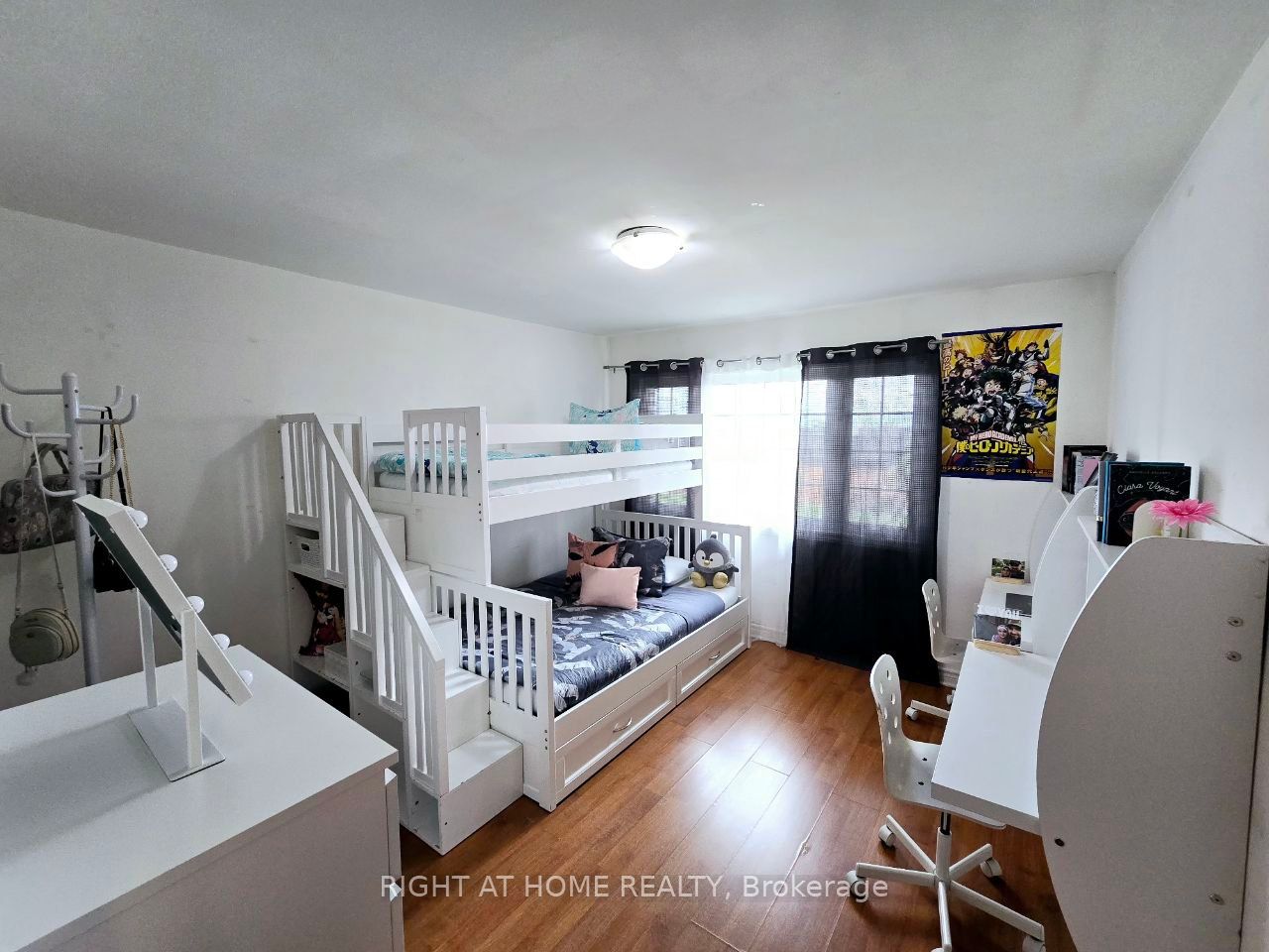 1196 Rainbow Street Property Photo 5