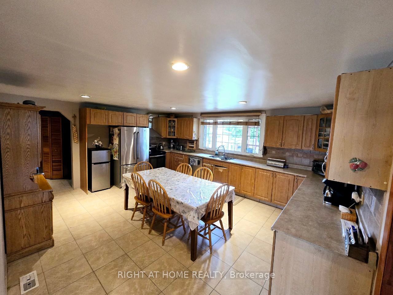 1196 Rainbow Street Property Photo 12