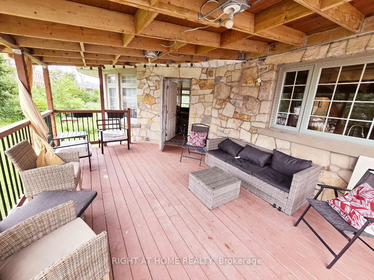 1196 Rainbow Street Property Photo 13