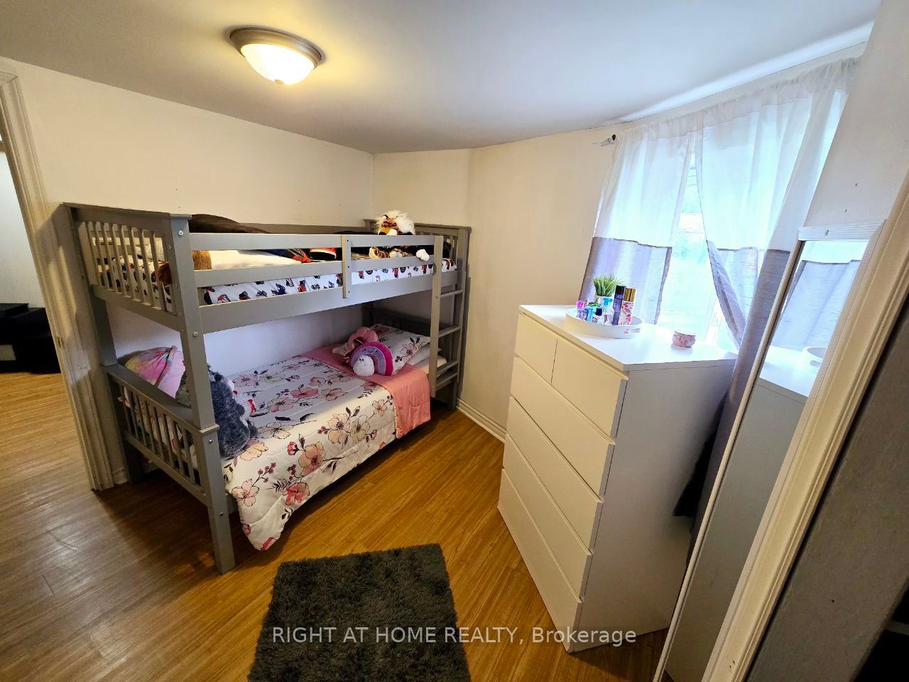 1196 Rainbow Street Property Photo 16