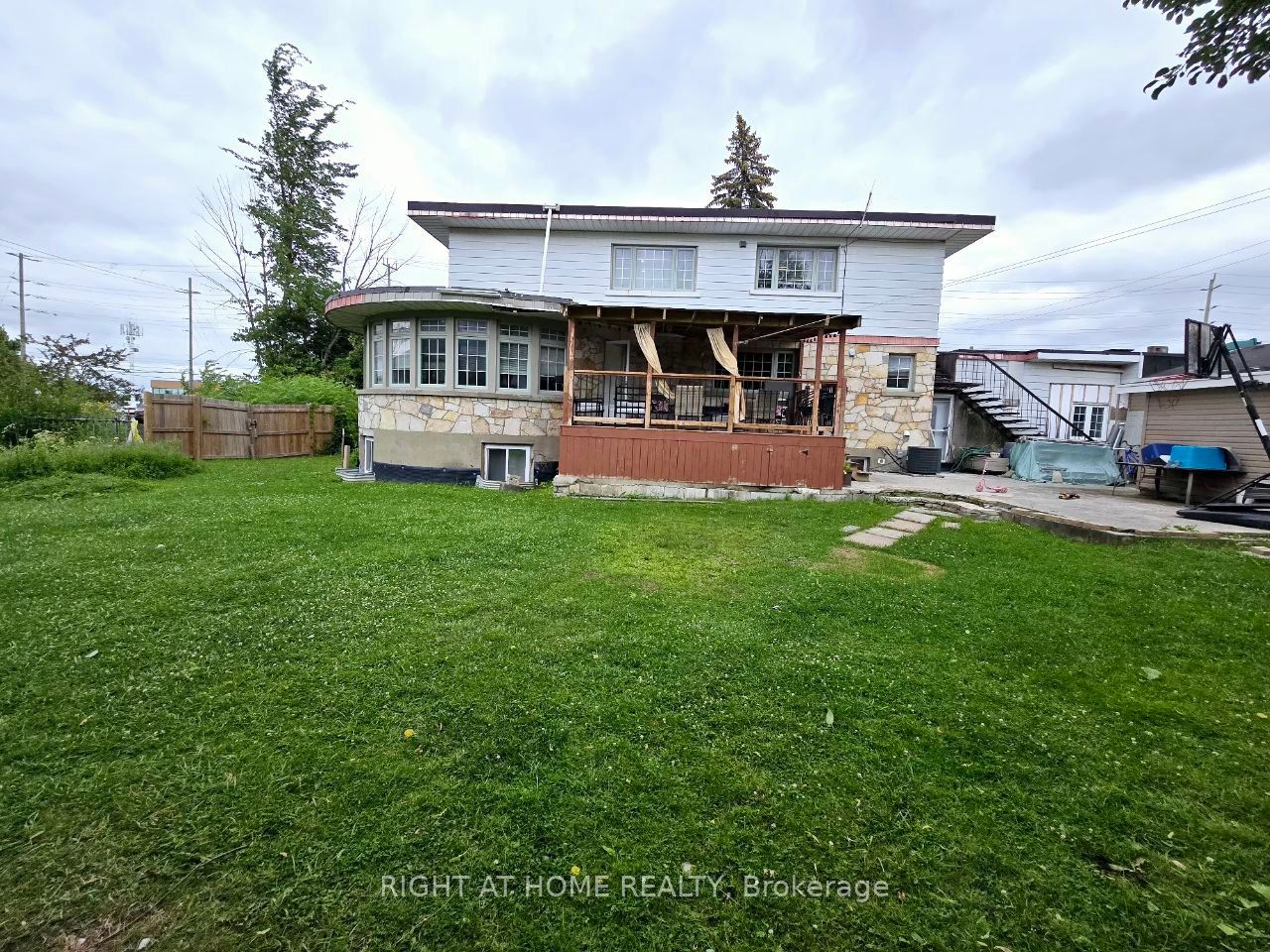 1196 Rainbow Street Property Photo 20