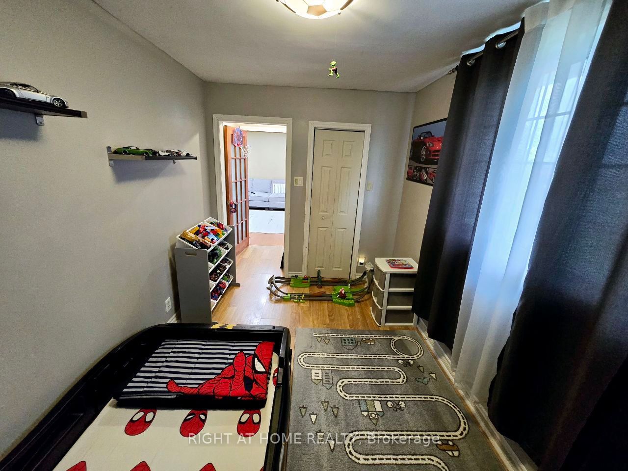 1196 Rainbow Street Property Photo 6