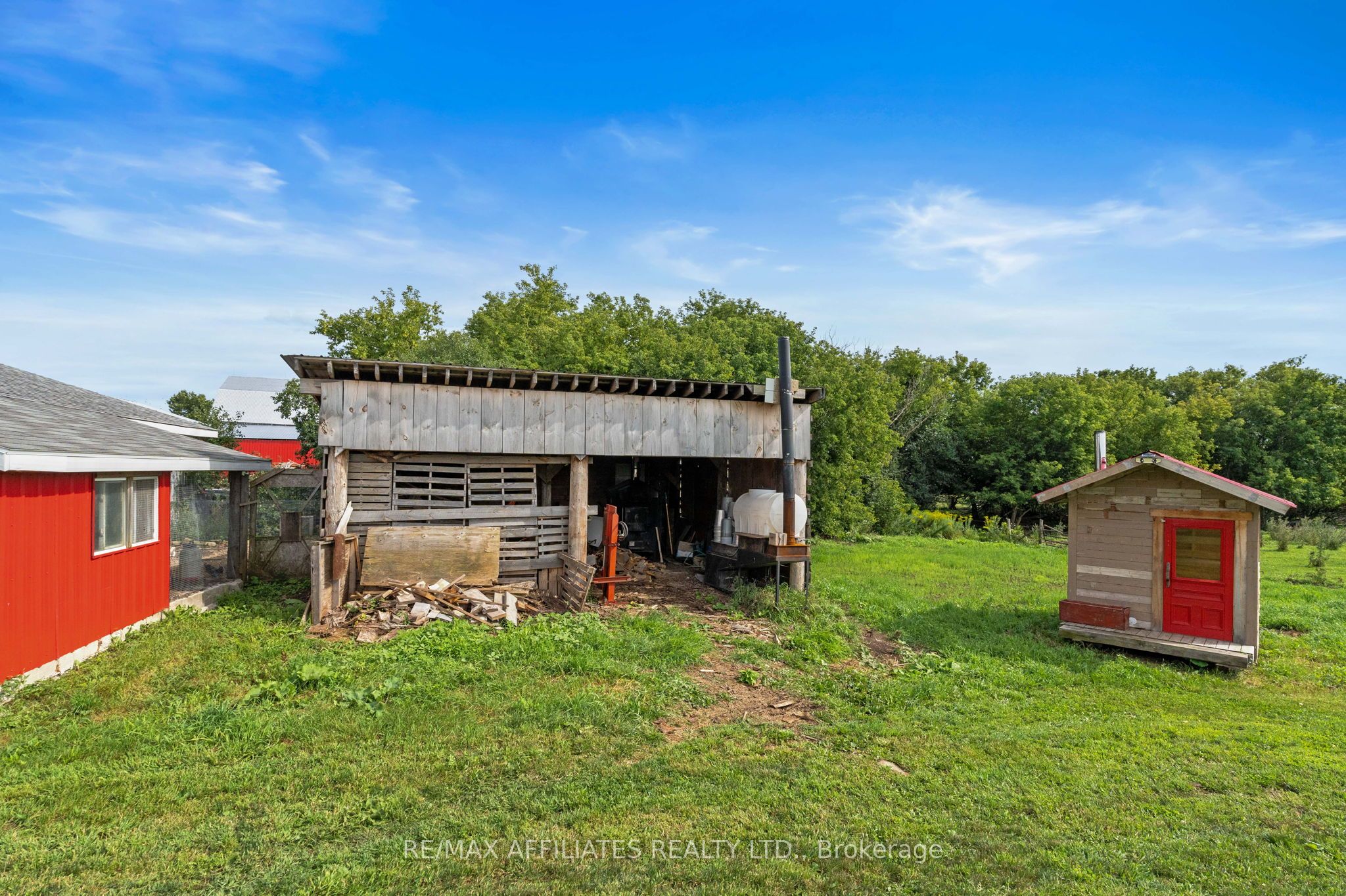 973 Churchill Road Property Photo 5