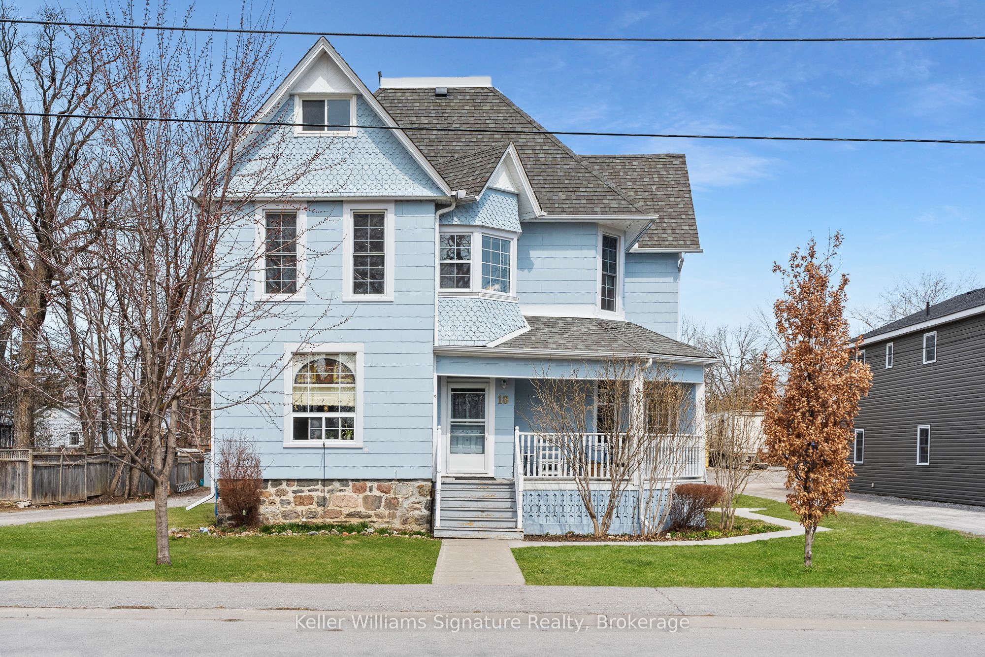 18 Oak Street Property Photo 2