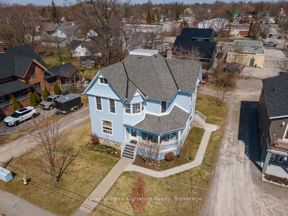 18 Oak Street Property Photo 4