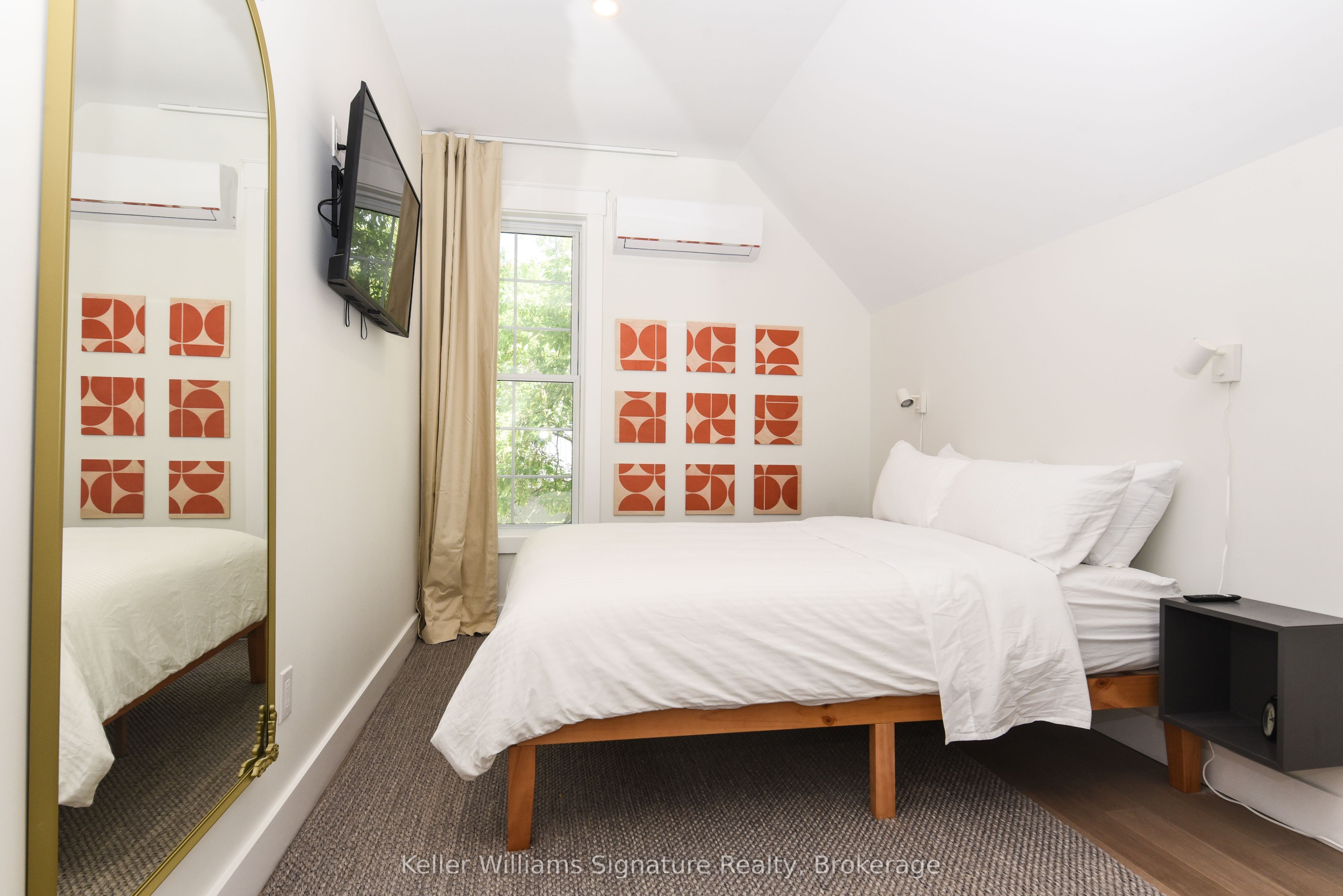18 Oak Street Property Photo 17