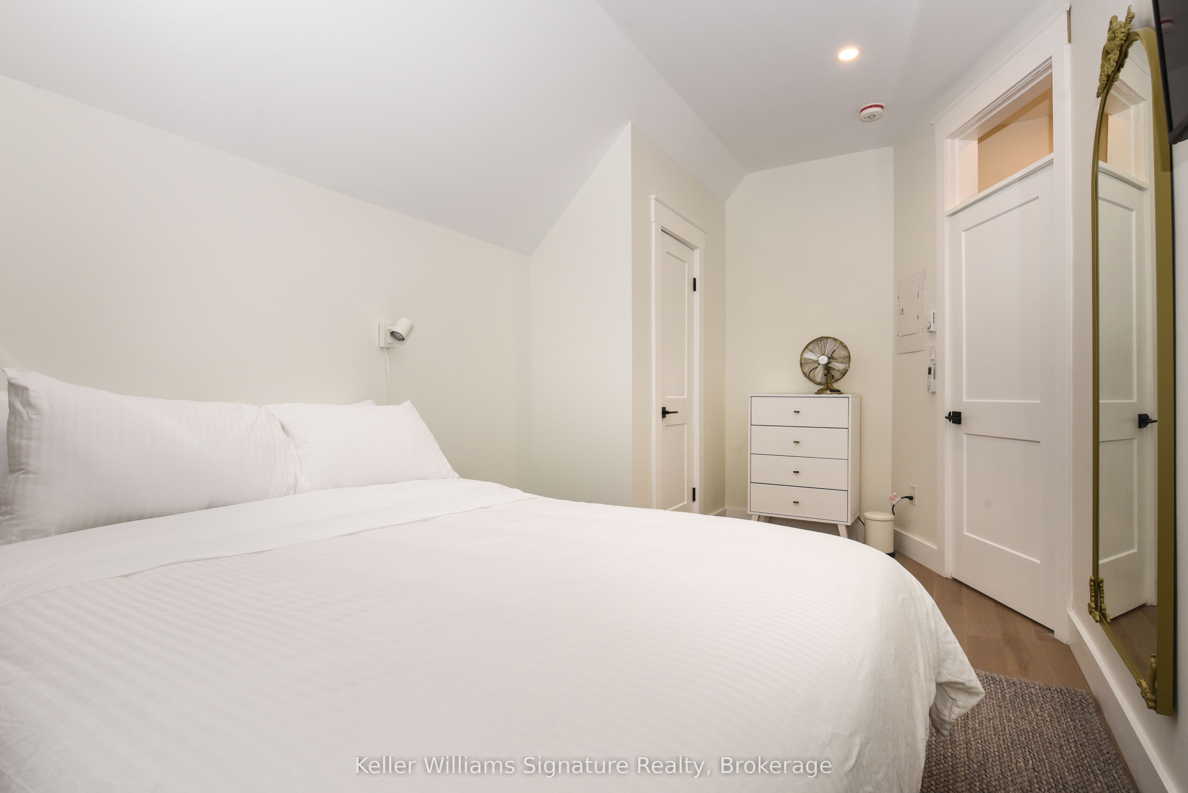 18 Oak Street Property Photo 18