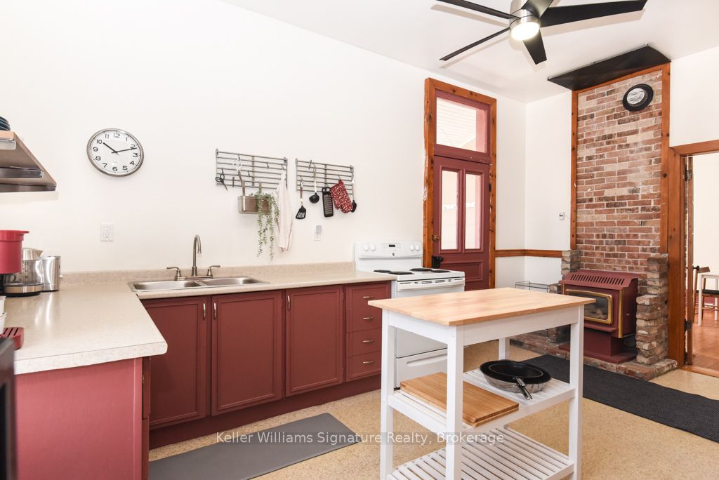 18 Oak Street Property Photo 19
