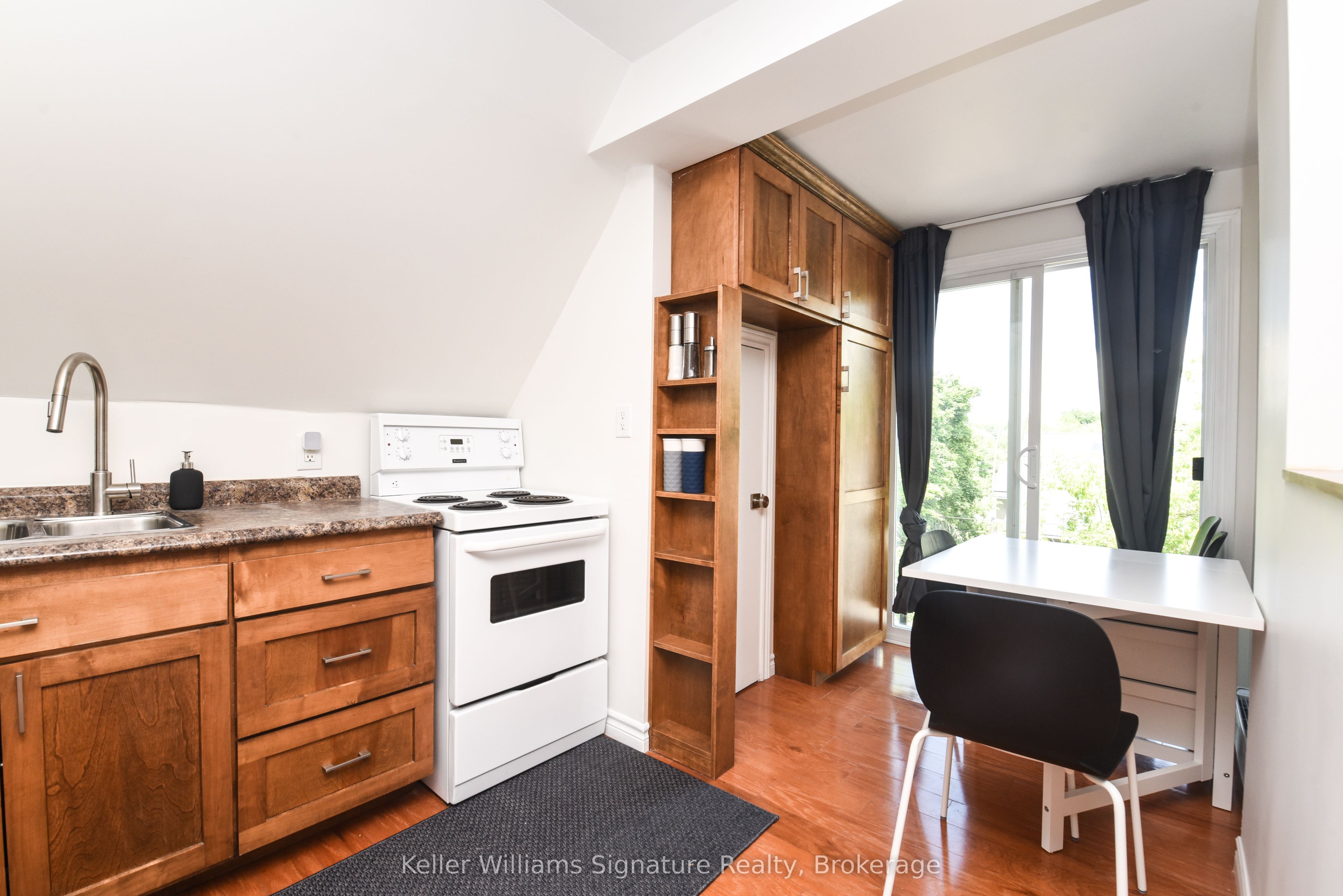 18 Oak Street Property Photo 26