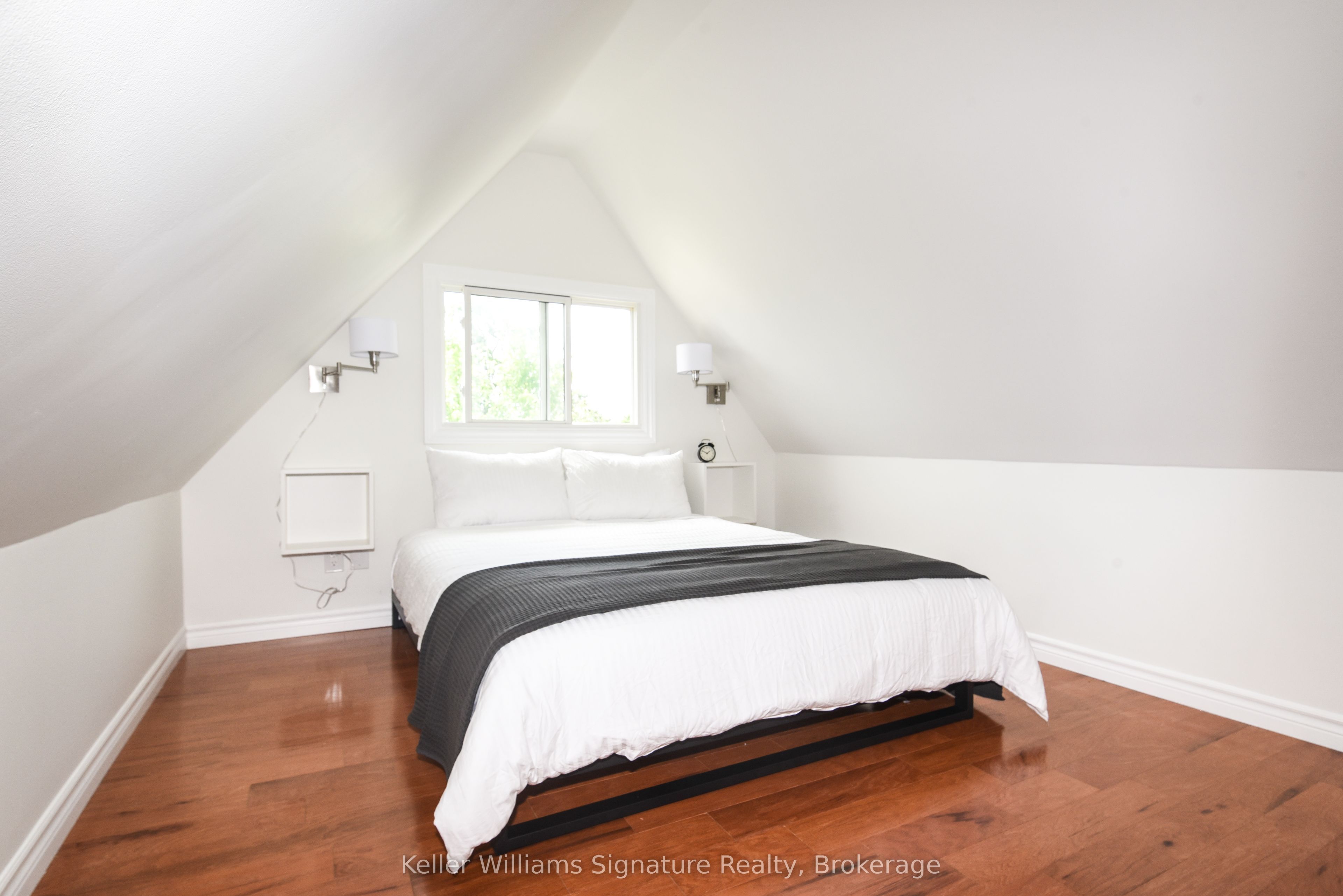 18 Oak Street Property Photo 30