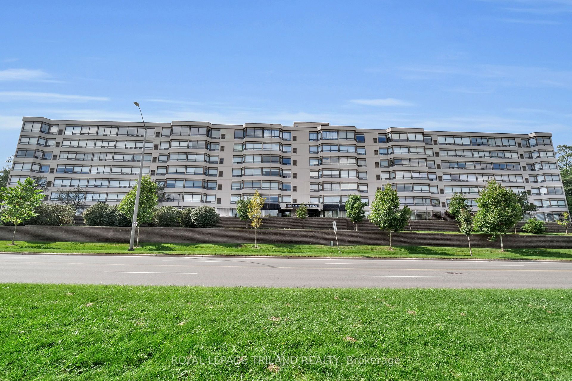 #415 - 521 Riverside Drive Property Photo 1