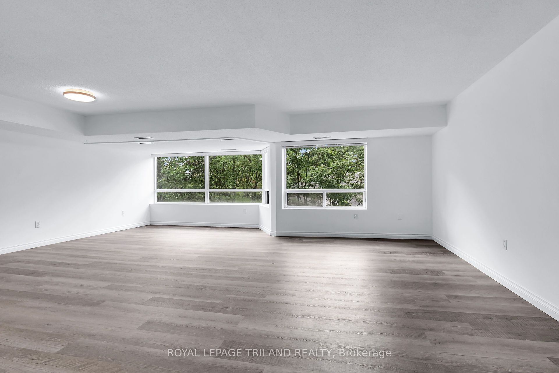 #415 - 521 Riverside Drive Property Photo 4