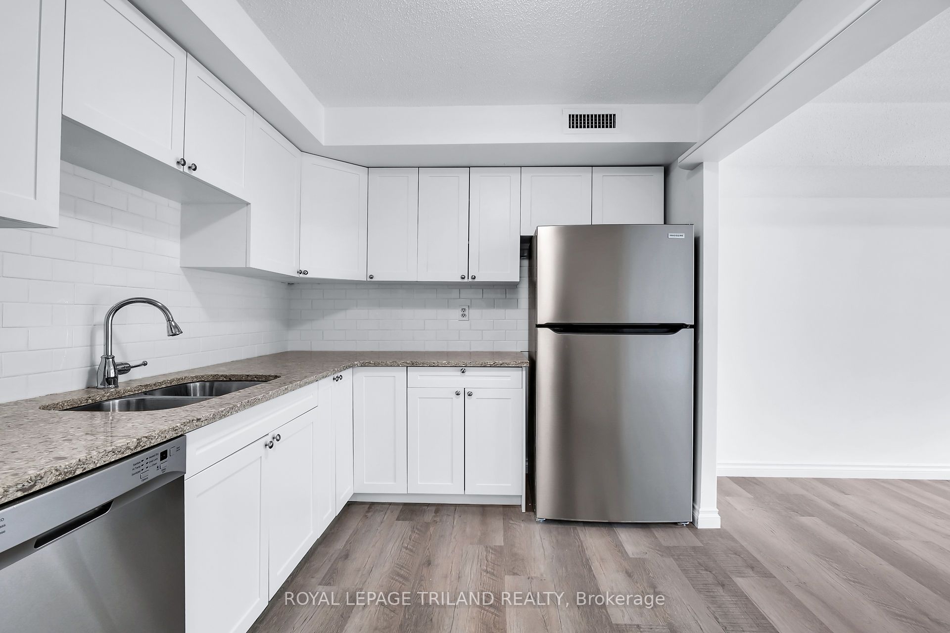 #415 - 521 Riverside Drive Property Photo 11